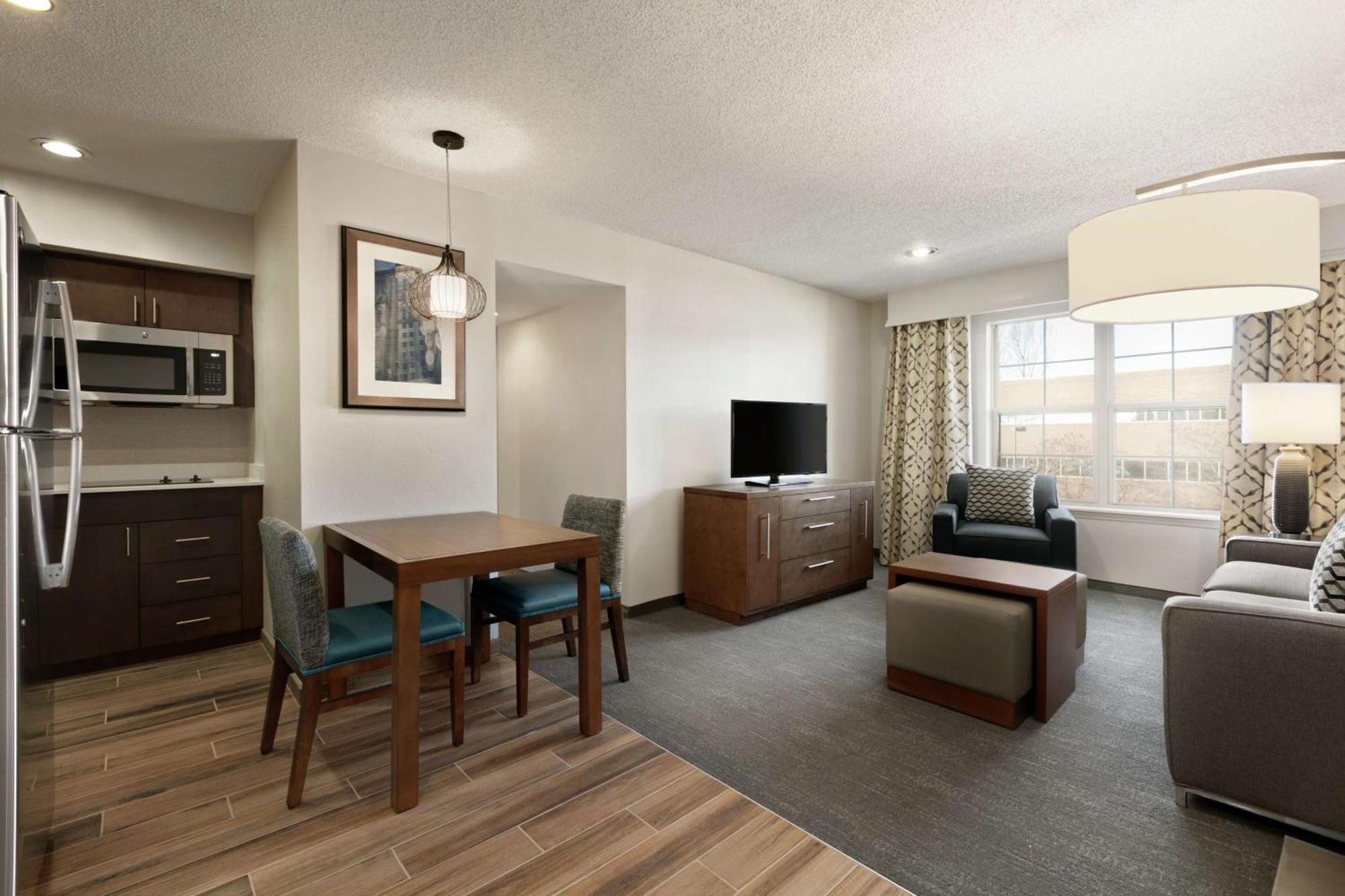 Homewood Suites By Hilton Kansas City Airport Zewnętrze zdjęcie